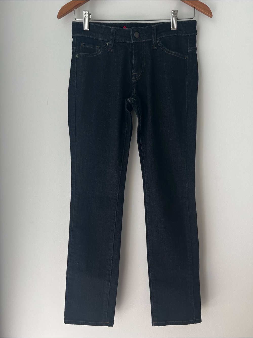 Uniqlo Straight-Leg Women's Jeans in Dark Jeans almost black